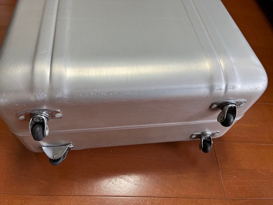 ゼロハリバートン　キャリーケース シルバー　ビンテージ