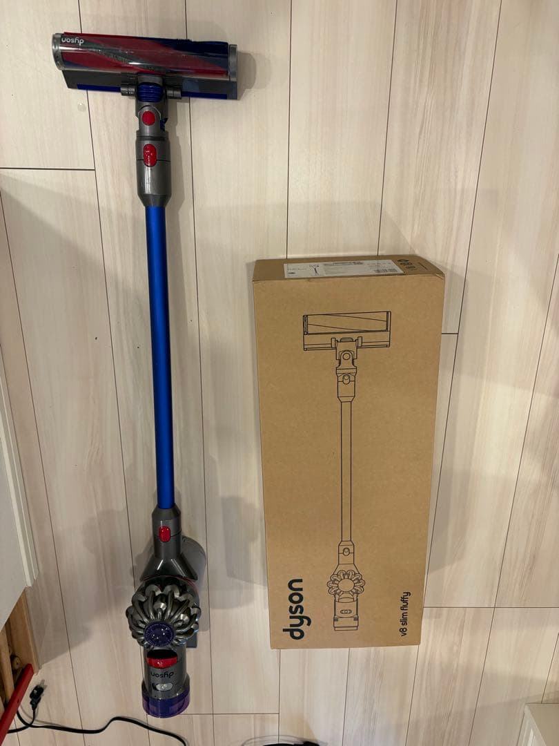 ★ダイソン★ 美品！Dyson V8 Slim Fluffy Extra