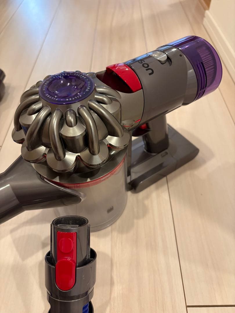 ★ダイソン★ 美品！Dyson V8 Slim Fluffy Extra