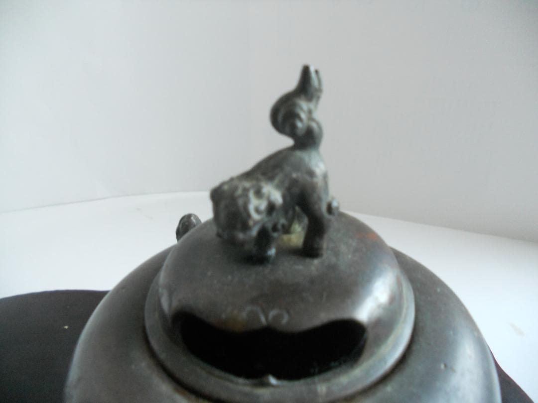 大明宣徳年製 香炉 中国 明 古玩 古銅 双耳 三足 香爐 です。