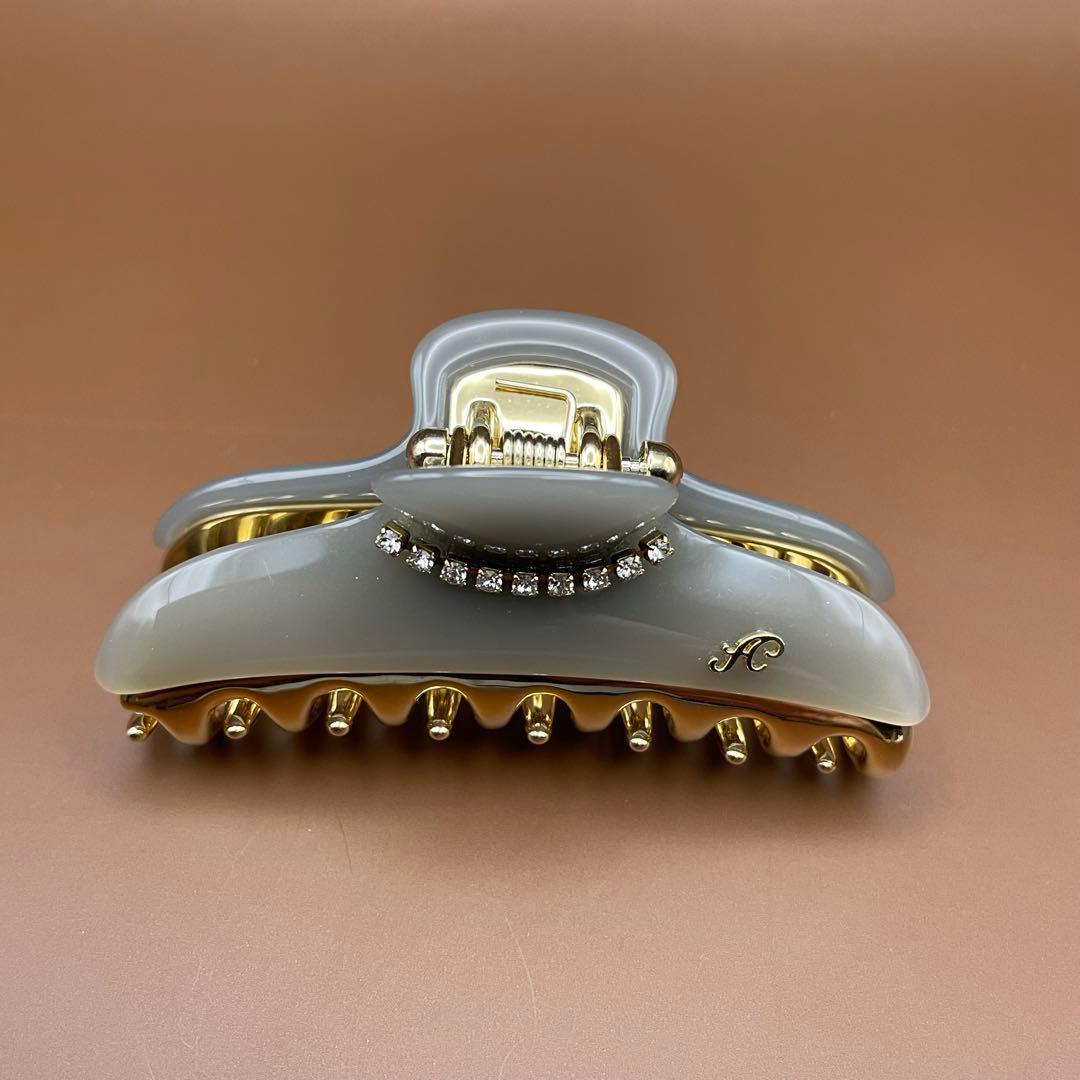 acca ニューコラーナクリッ プ グレージュ　Mサイズ