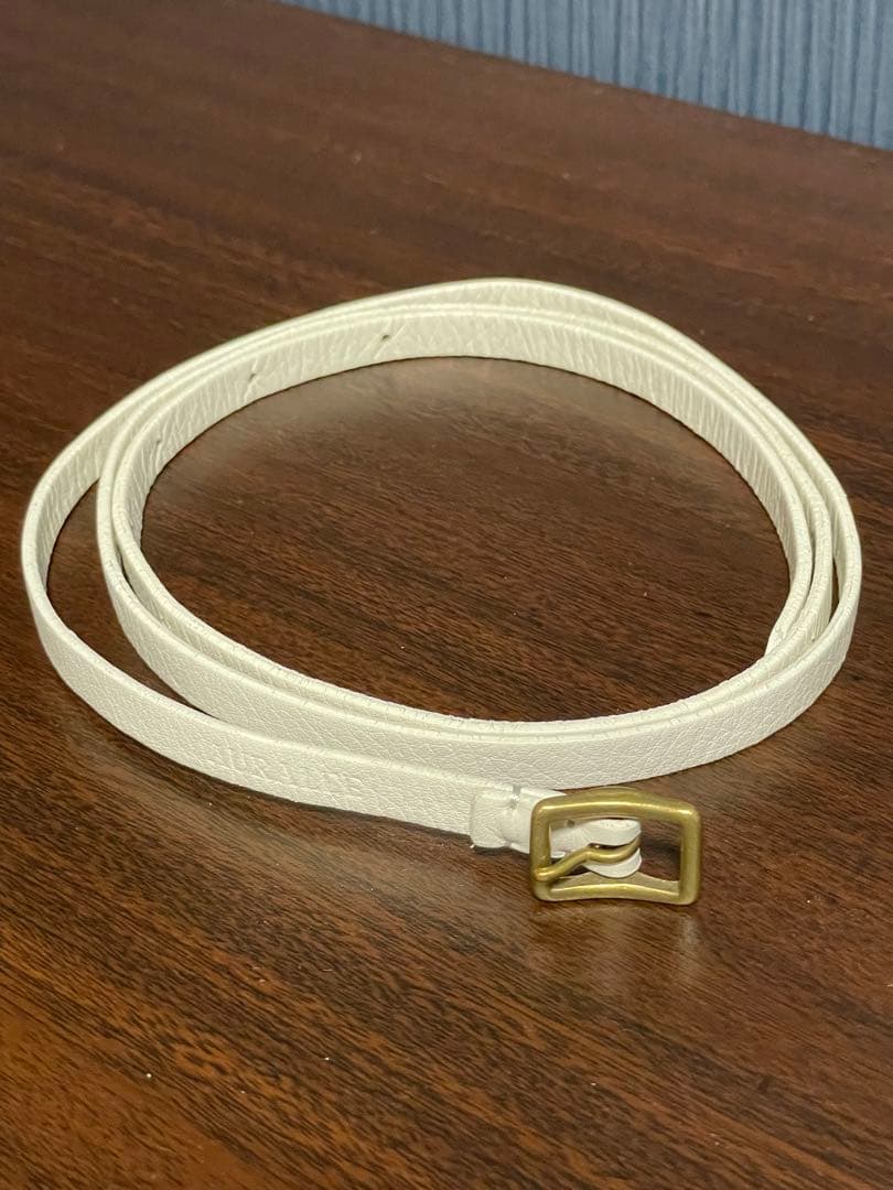 AURALEE オーラリー レザーベルト 白ナローロングベルト