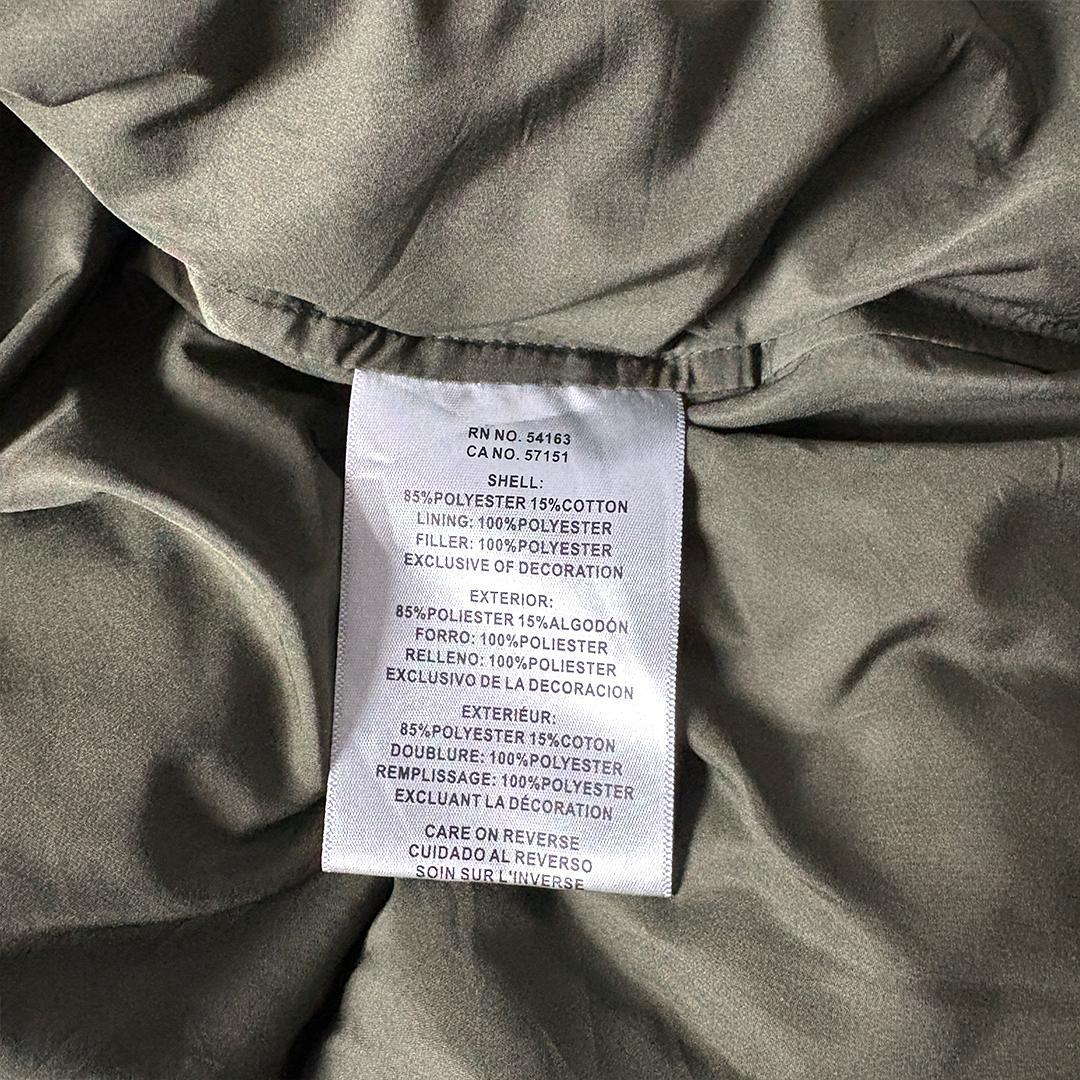 Levi's 中綿ジャケット M ブラック ダウンジャケット パフジャケット