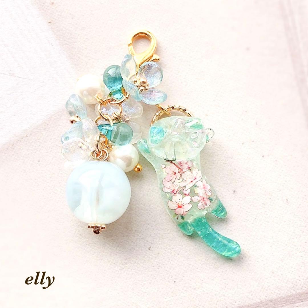 【sawasawa様】1290.天然石　琉球ガラス　肉球　とびつき猫　レジン