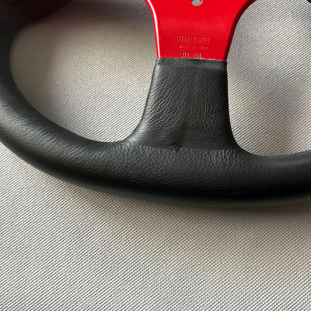 MOMO スポーツステアリング コマンド レッド/ブラック