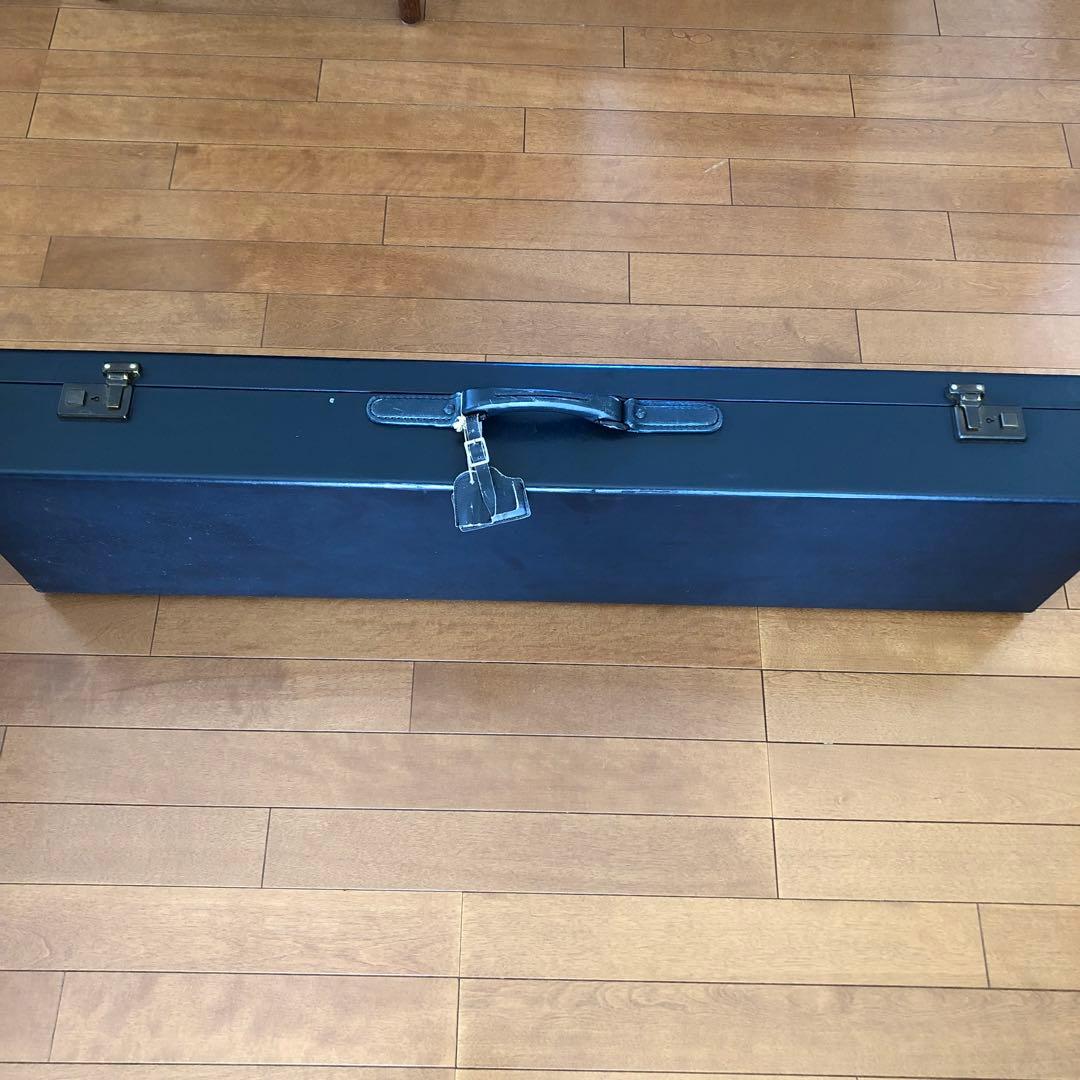 三味線　美品　地唄用　子持ち綾杉彫　金細　ケース付き