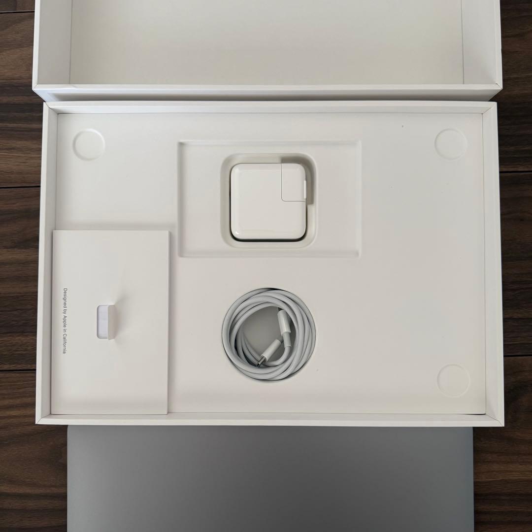 【超美品】MacBook Air 2018 13インチ