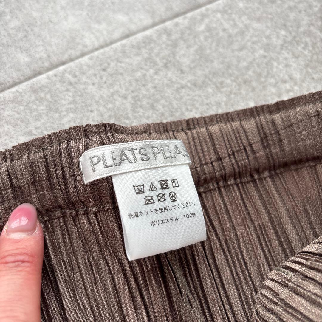 PLEATS PLEASE ブラウンプリーツパンツ　サイズ3