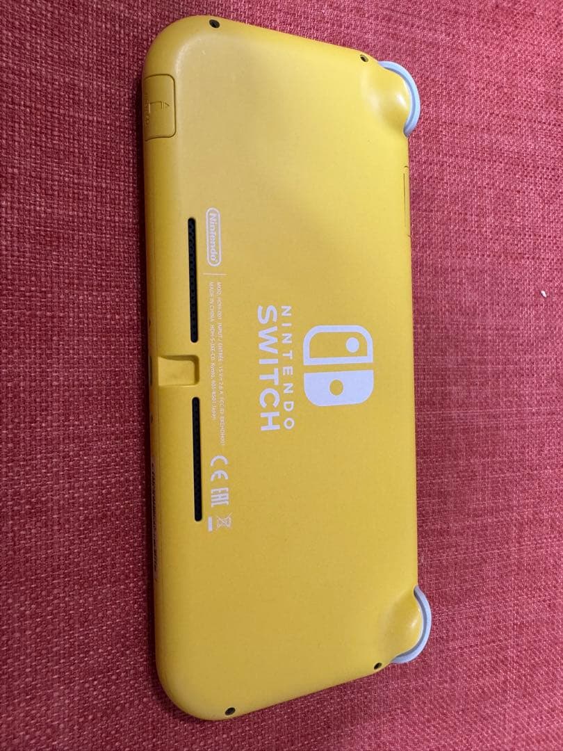 ケース付き Nintendo Switch Lite イエロー sdカード付き
