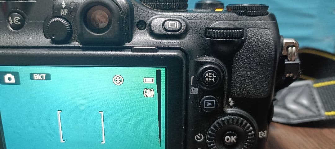 Nikon COOLPIX P7100（デジタルカメラ）※ジャンク