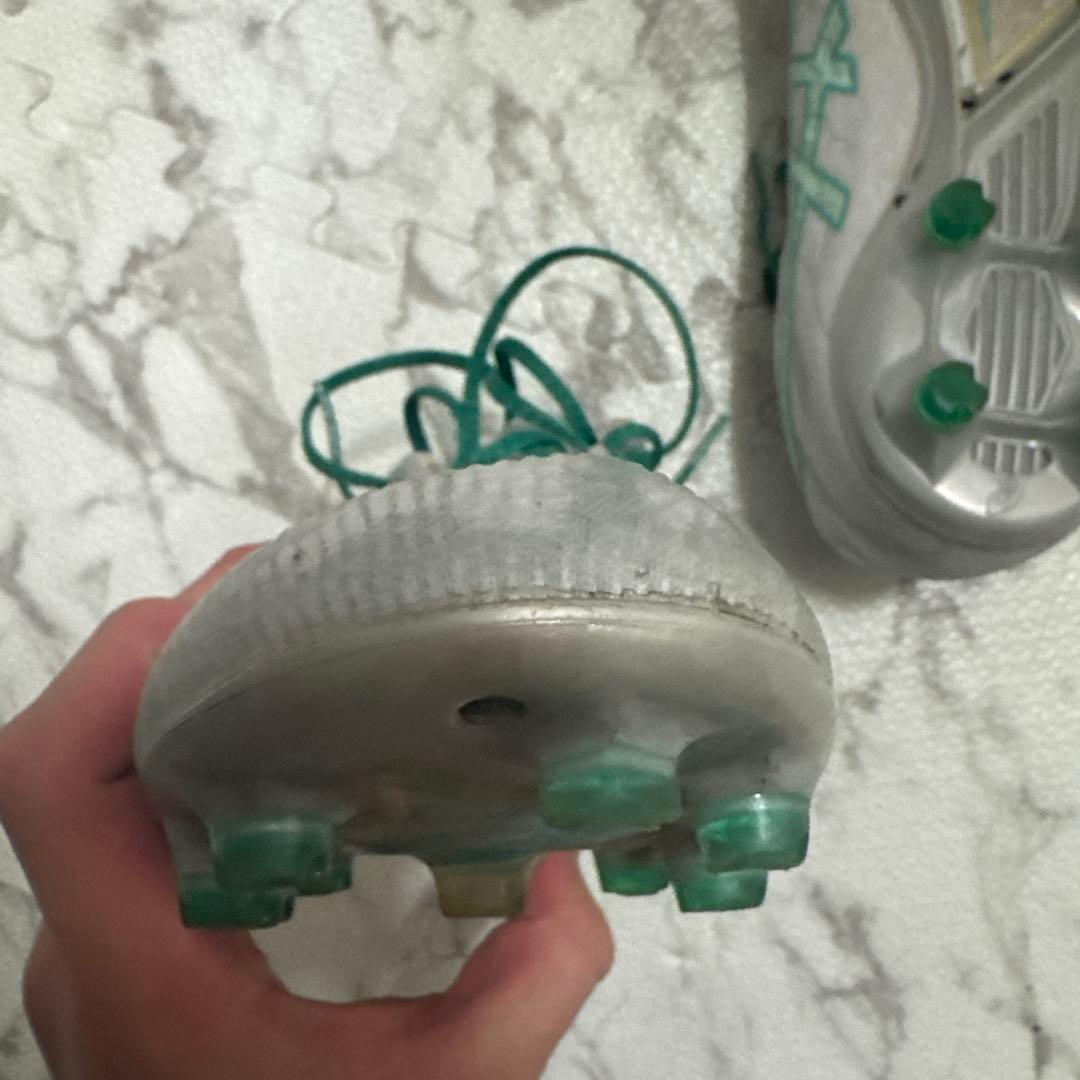 ASICS SUPERFLY ホワイト/グリーン スパイク - メルカリ