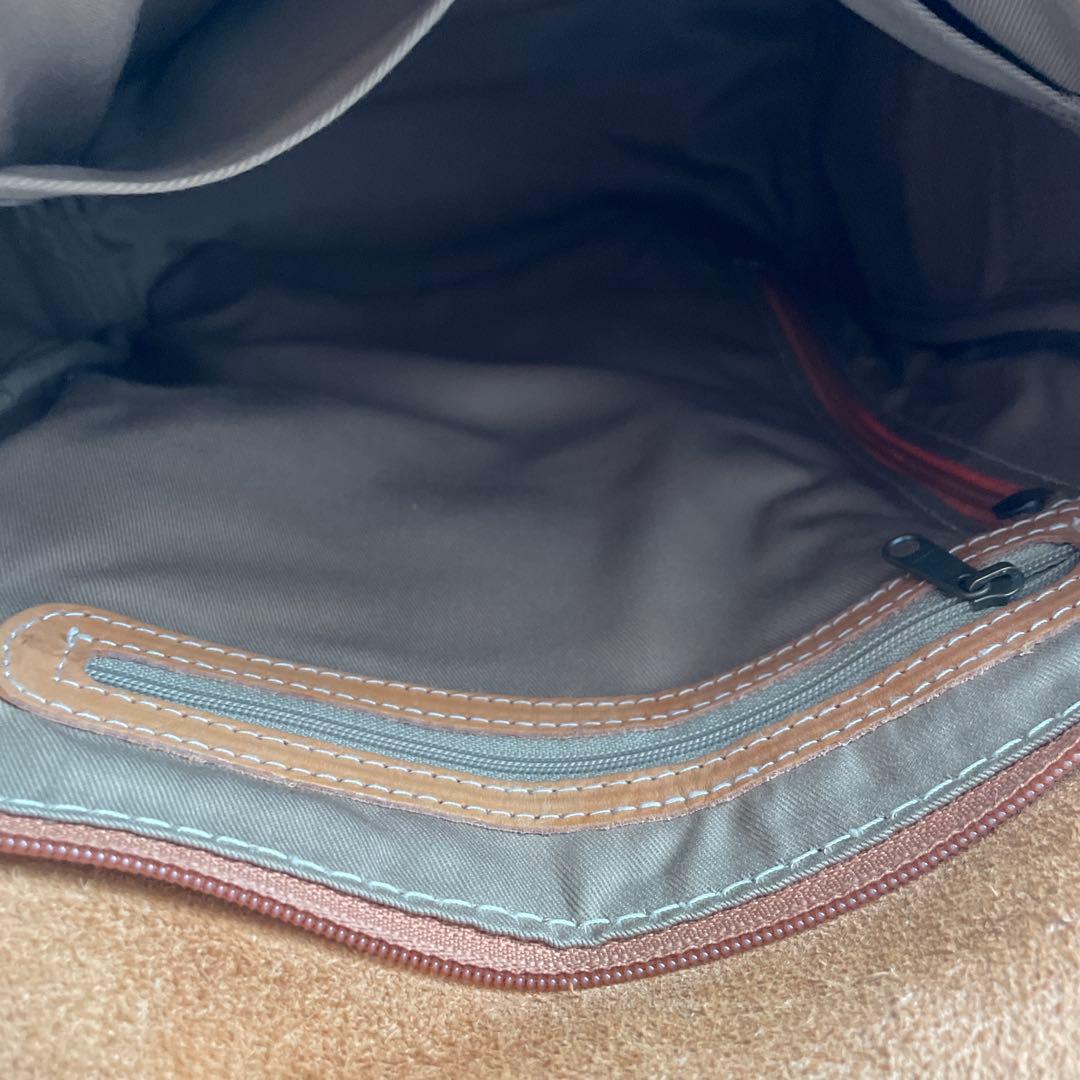 本革ヌメ革キャメルレザー フラップ式リュック