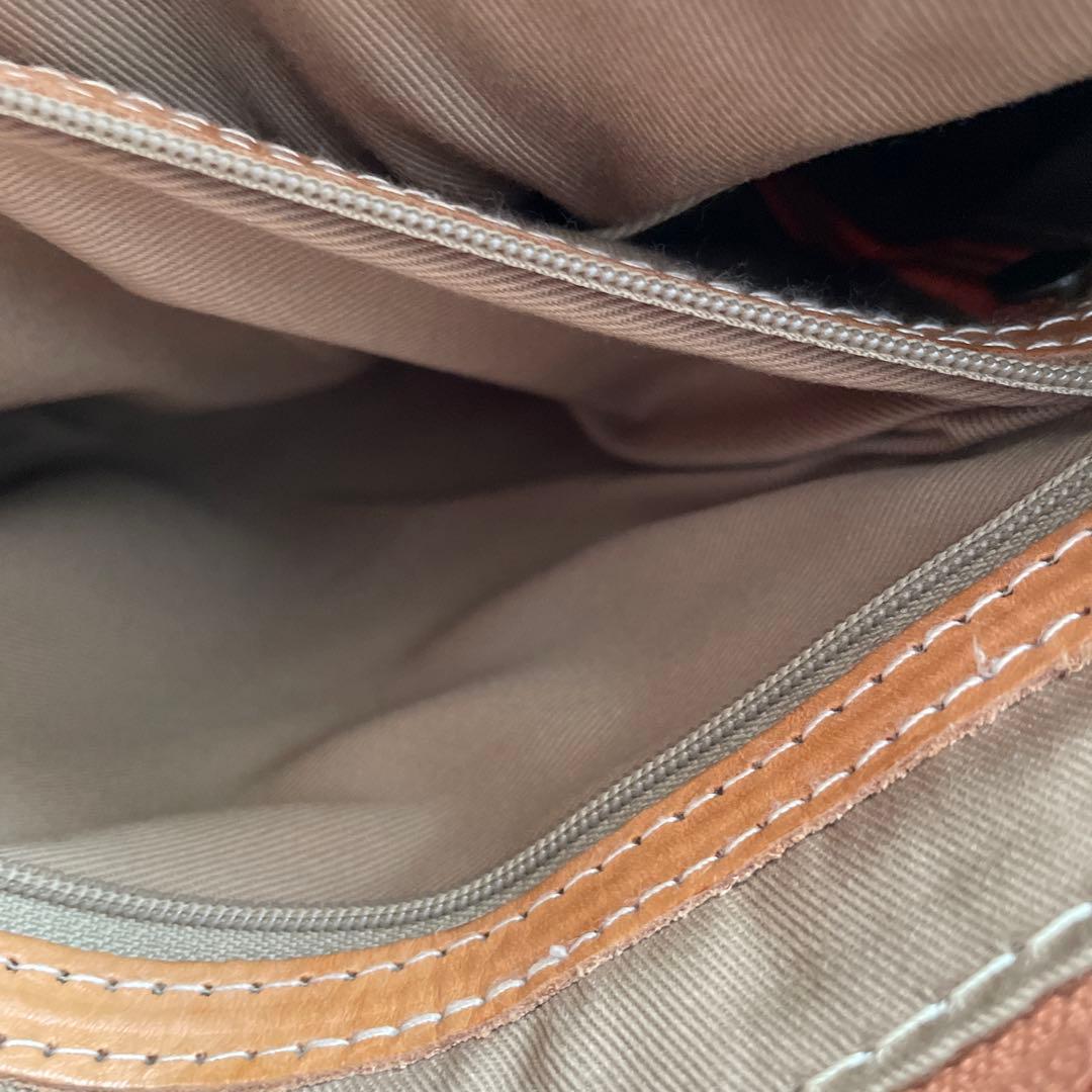 本革ヌメ革キャメルレザー フラップ式リュック