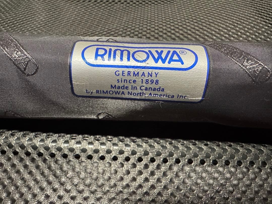 美品 リモワ トパーズ ステルス 34L 機内持ち込み 4輪 TSAロック