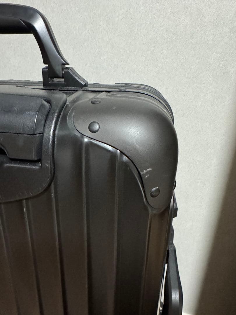 美品 リモワ トパーズ ステルス 34L 機内持ち込み 4輪 TSAロック