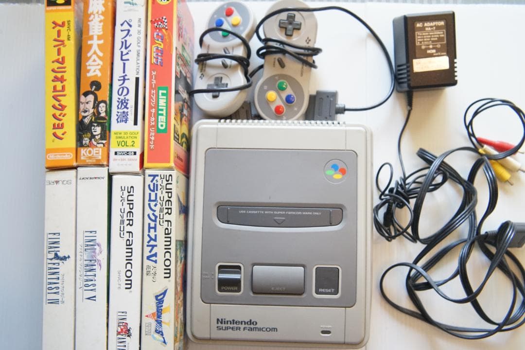 任天堂　スーパーファミコン本体、　ソフト8点　作動確認