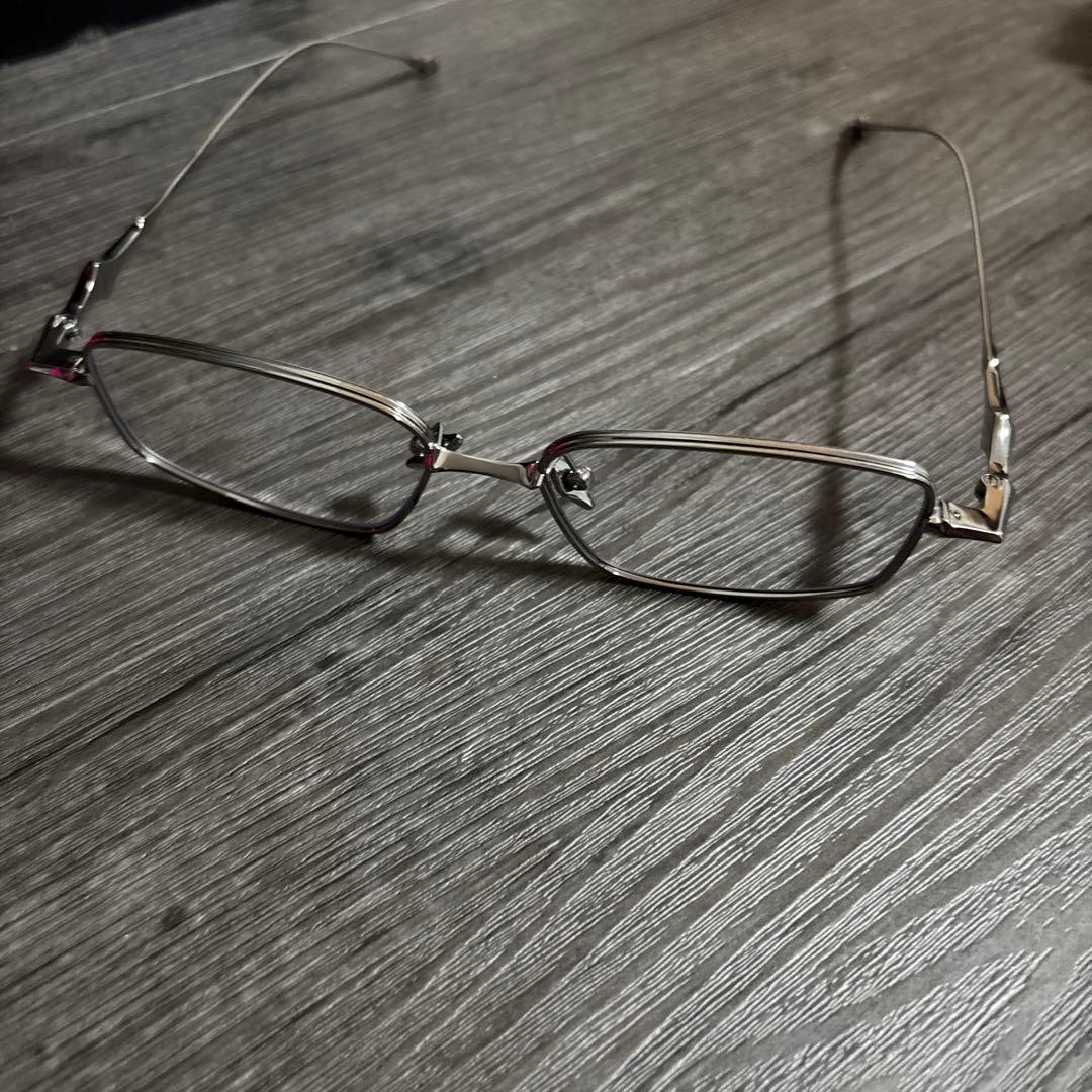 小物 GENTLE MONSTER atomic 02