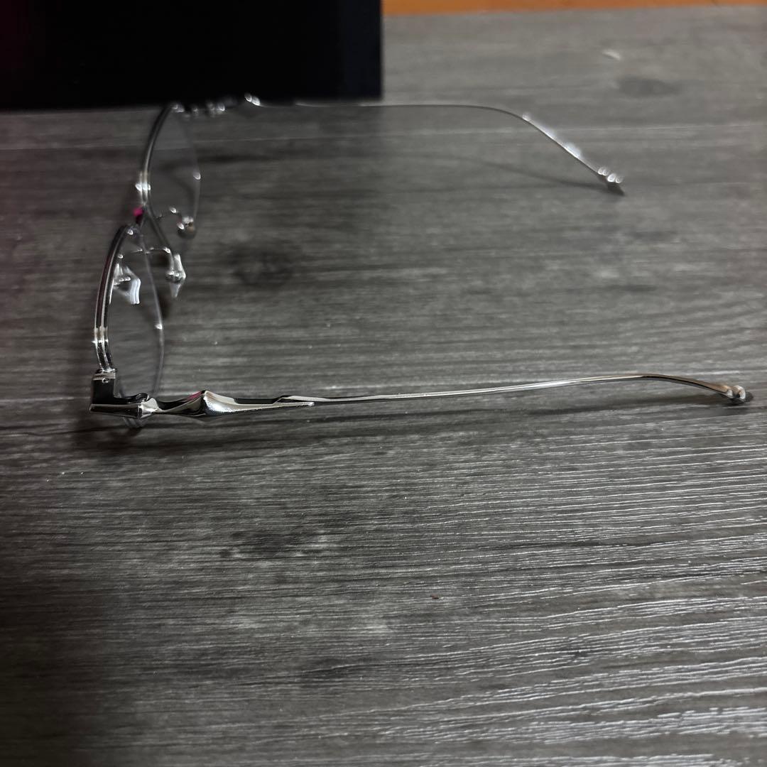 小物 GENTLE MONSTER atomic 02