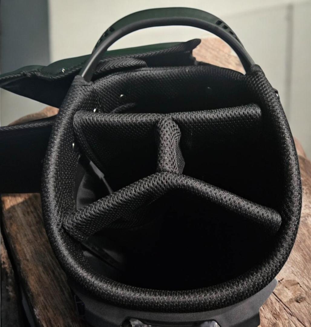 送料無料/新品未使用　AMAZINGCORE 軽量スタンド式ゴルフバッグ