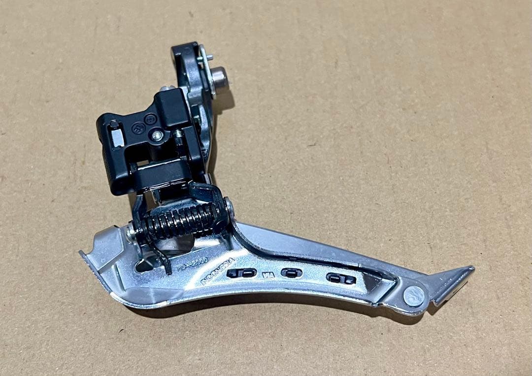 SHIMANO CLARIS R2000 コンポーネントグループセット 8速