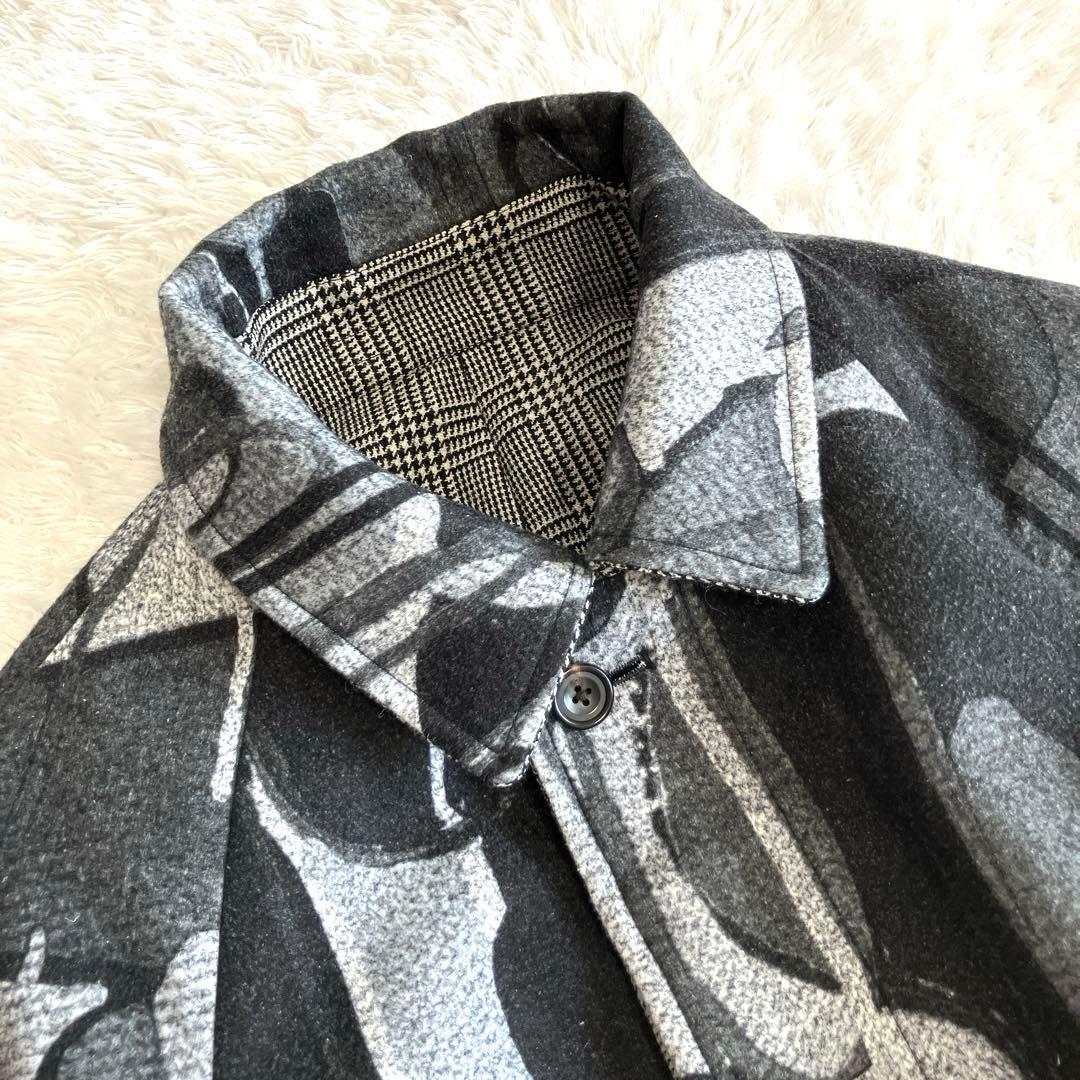 【美品】ヤンチェオンテンバール　高級ウールリバーシブルコート　モノトーンアート柄
