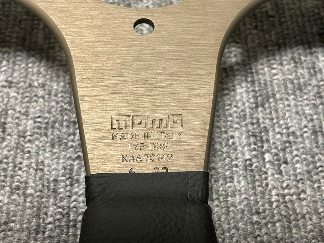 Cube　MOMO RACE 32 ステアリング 正規品 ほぼ未使用