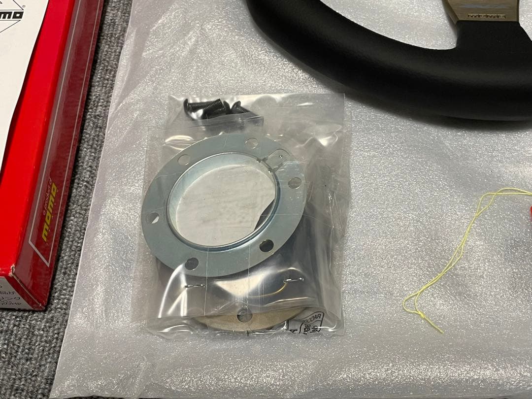 Cube　MOMO RACE 32 ステアリング 正規品 ほぼ未使用