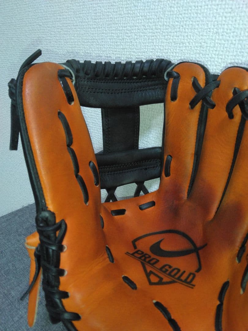 ナイキ一般大人用グローブ　PRO GOLD 　内野・オールラウンド