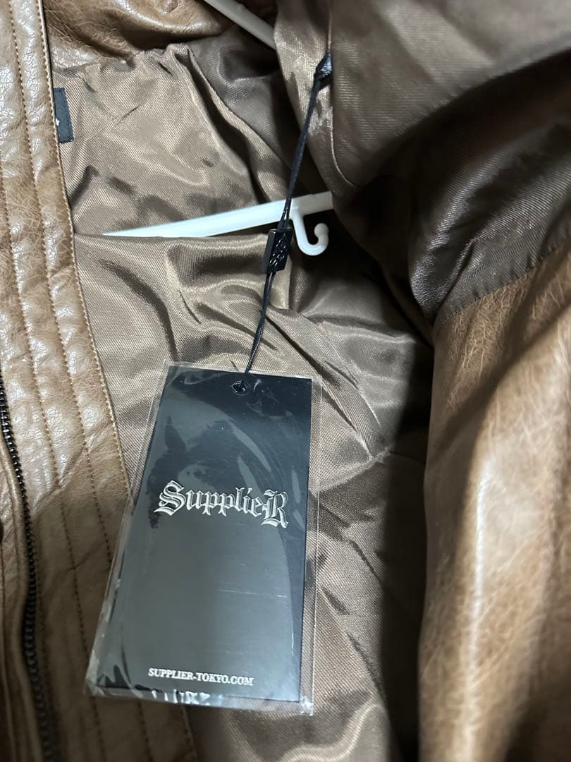ひ*と様 【新品未使用タグ付き】SUPPLIER ダウンジャケット ブラウン 正