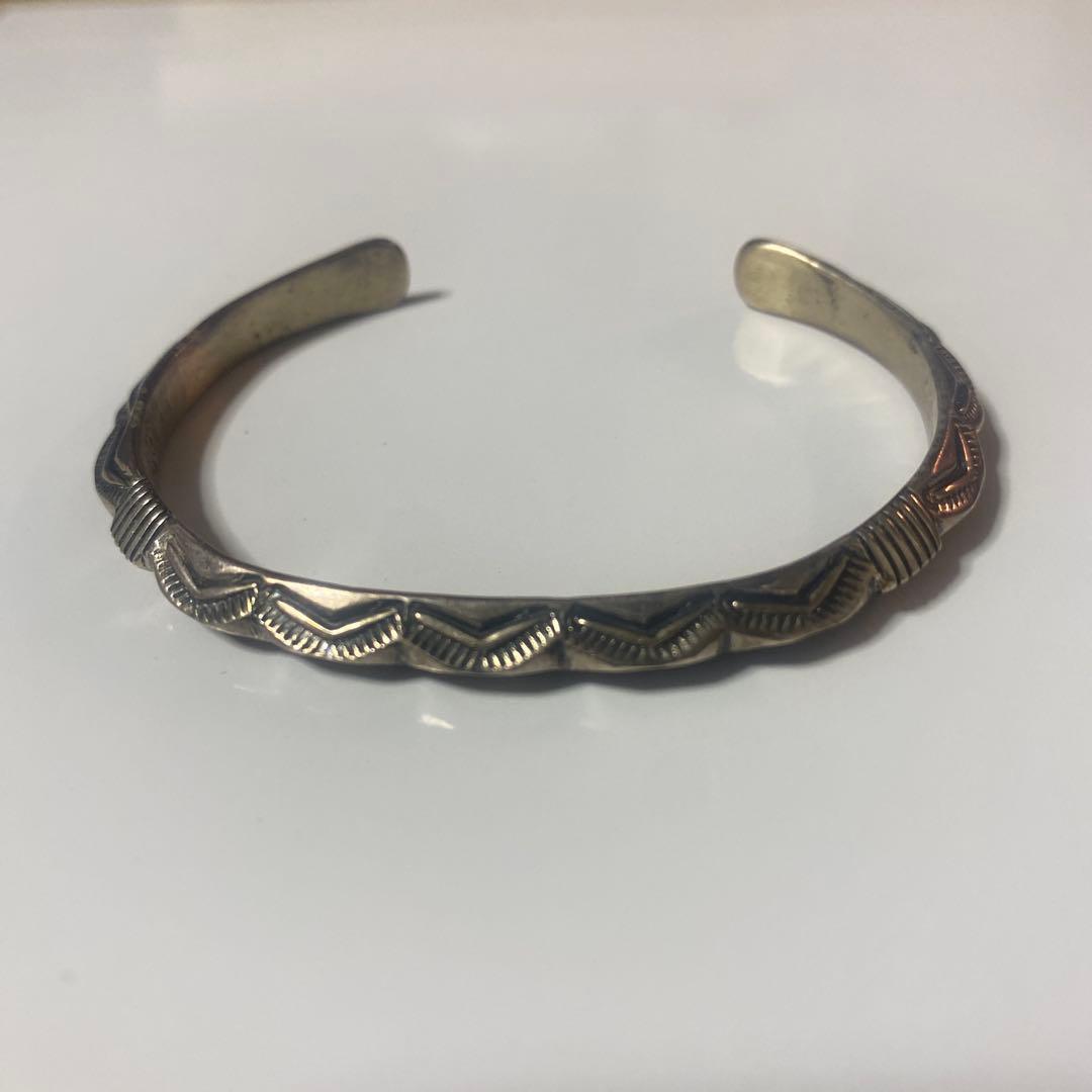 ナバホ Kevin Ramone Navajo インディアンジュエリー バングル - メルカリ