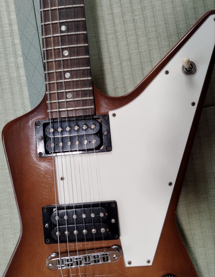 ギブソンエクスプローラー96製Limitid中古です。取りに来れる方のみ。