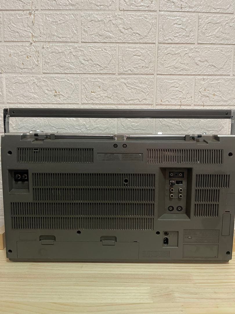 (珍品動作品)(昭和レトロ)　ラジオ　メーカー　HITACHI