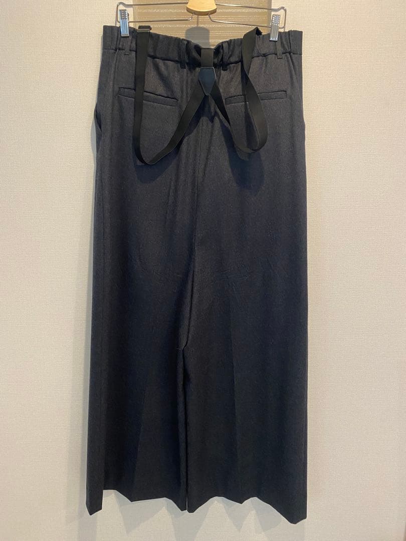 カレンソロジー　ウールサロペットパンツ　グレー