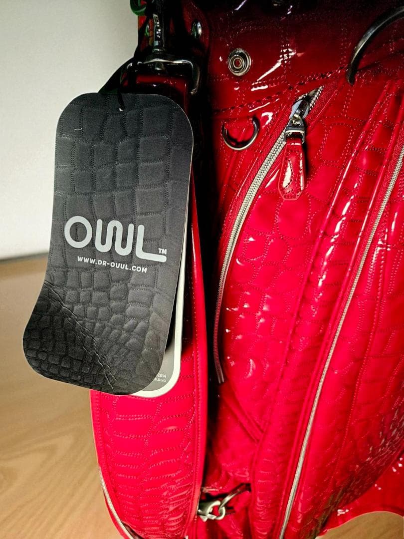 ヒロチナ新品未使用　OWL エナメル高級ワニ柄型押しゴルフバッグ レッド