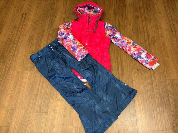 【超美品】上下スノーボードウェア 女性用＿サイズ：上下ともにM