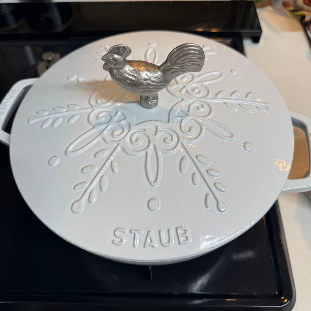 ストウブ ブレイザーソテーパン24㎝ スノーフレーク アニマルノブチキン付き