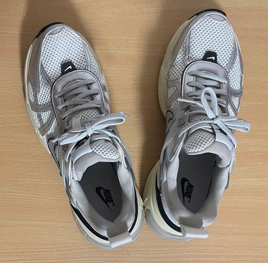 NIKE ウィメンズ V2Kラン 24.5 FD0736-100