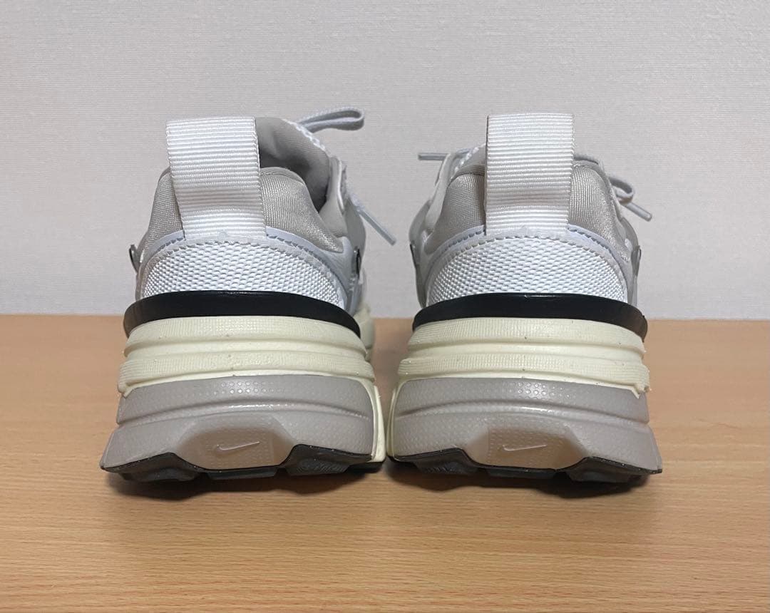 NIKE ウィメンズ V2Kラン 24.5 FD0736-100