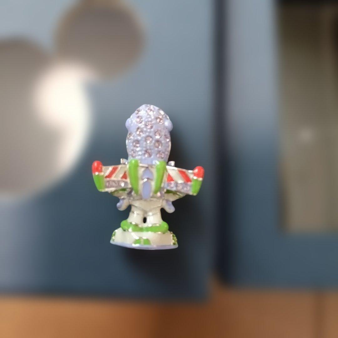 ディズニー スワロフスキー ® クリスタル　バズライトイヤー ミニフィギュア