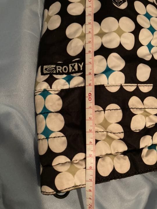 SALE！ROXYロキシー⭐︎スノーボード、スキーウエア（ベースカラー白黒）