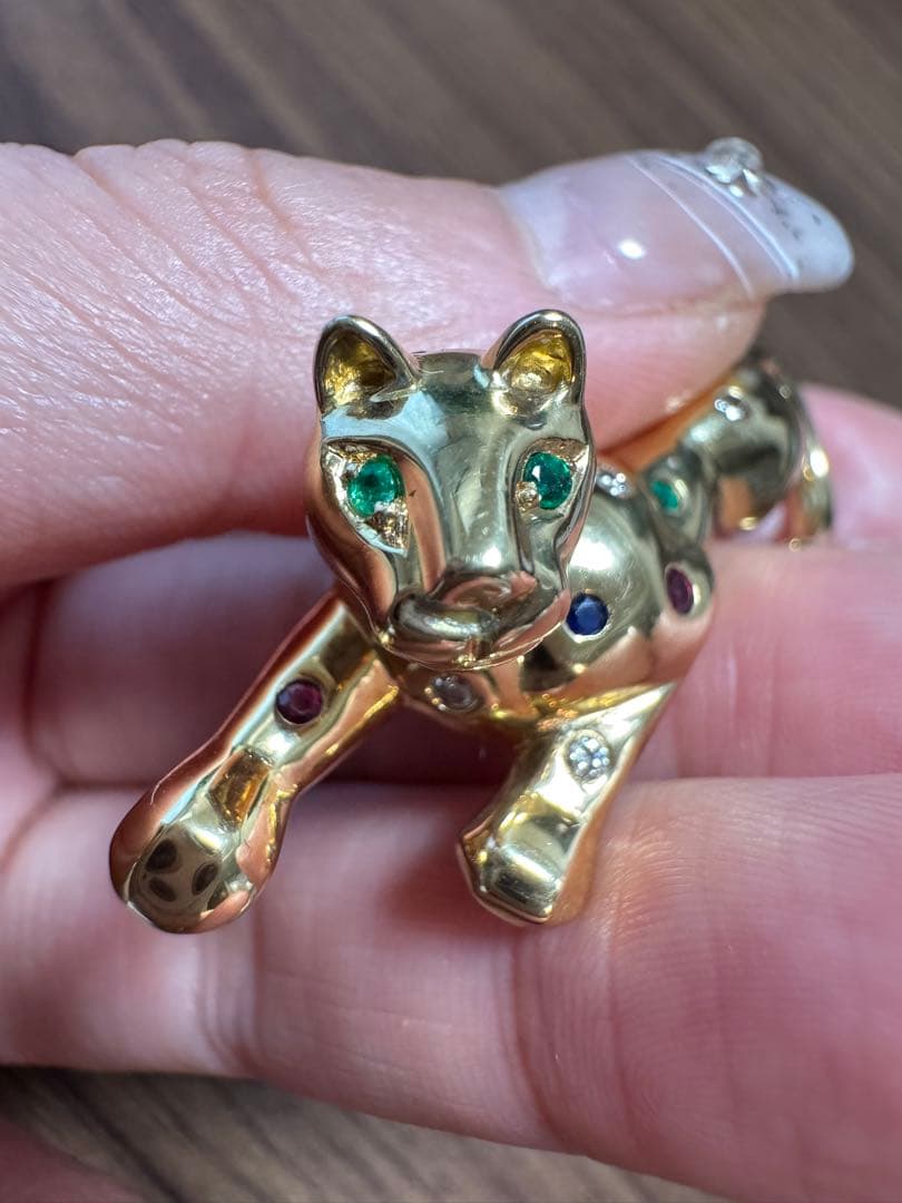 鑑別書付き　豹/パンサーブローチ　k18YG 色石　ダイヤ16.9g