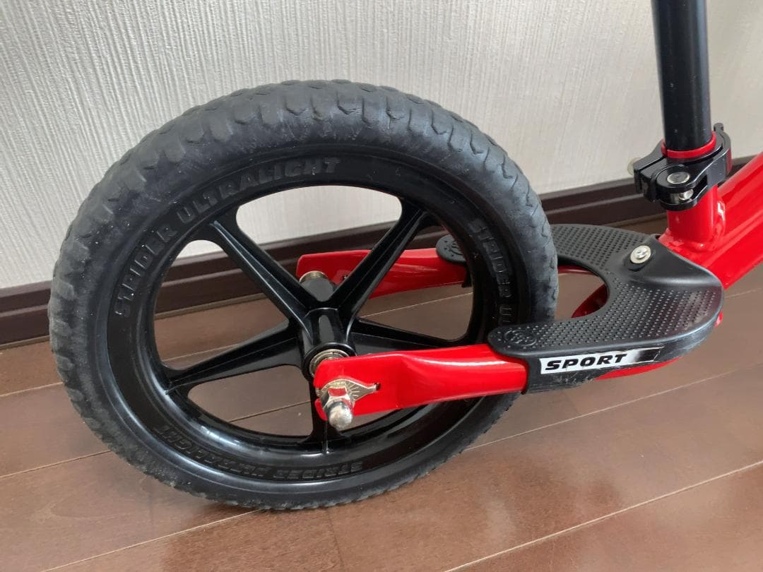 ストライダー：スポーツモデル：レッド