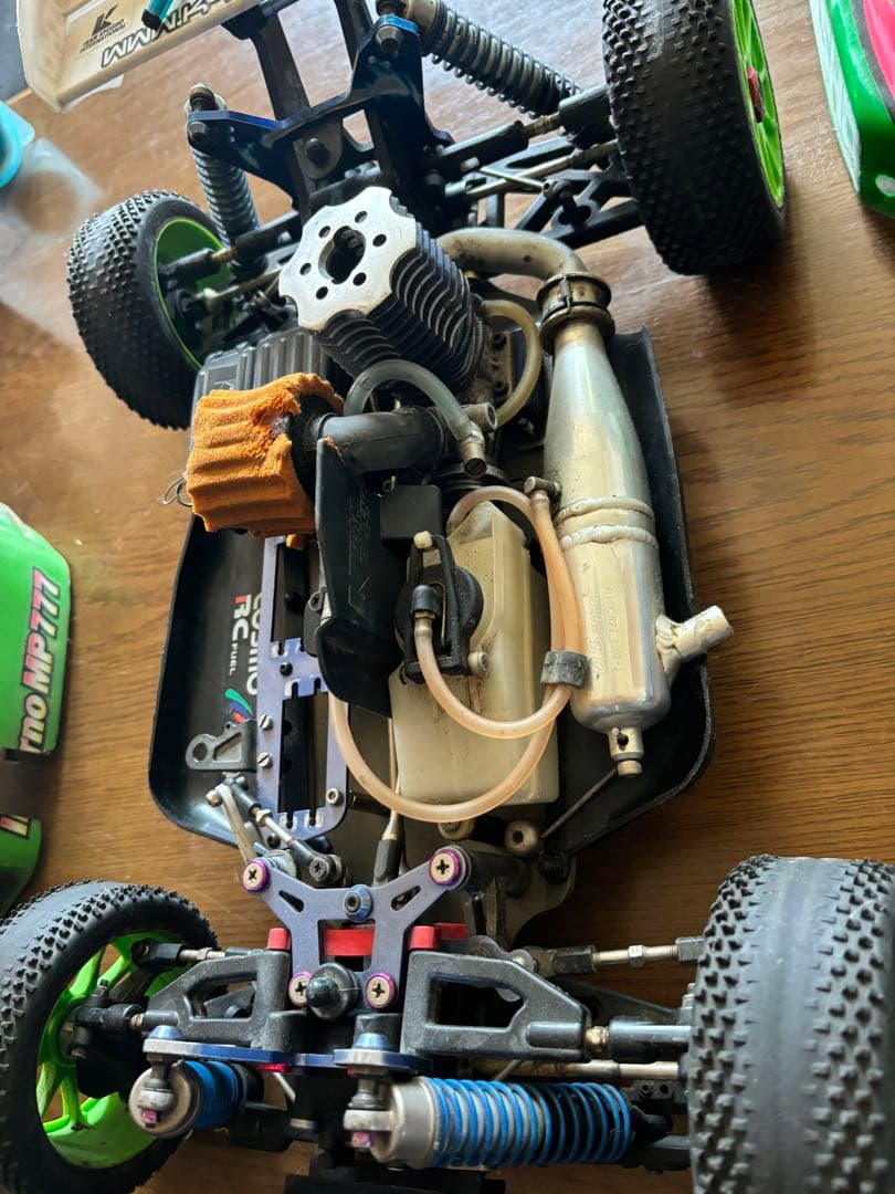 京商　インファーノ　スペアボディ付