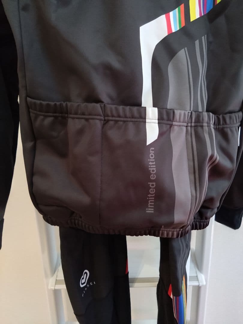 【未使用】PISSEIピセイ サイクルジャケット・ビブタイツセット【イタリア製