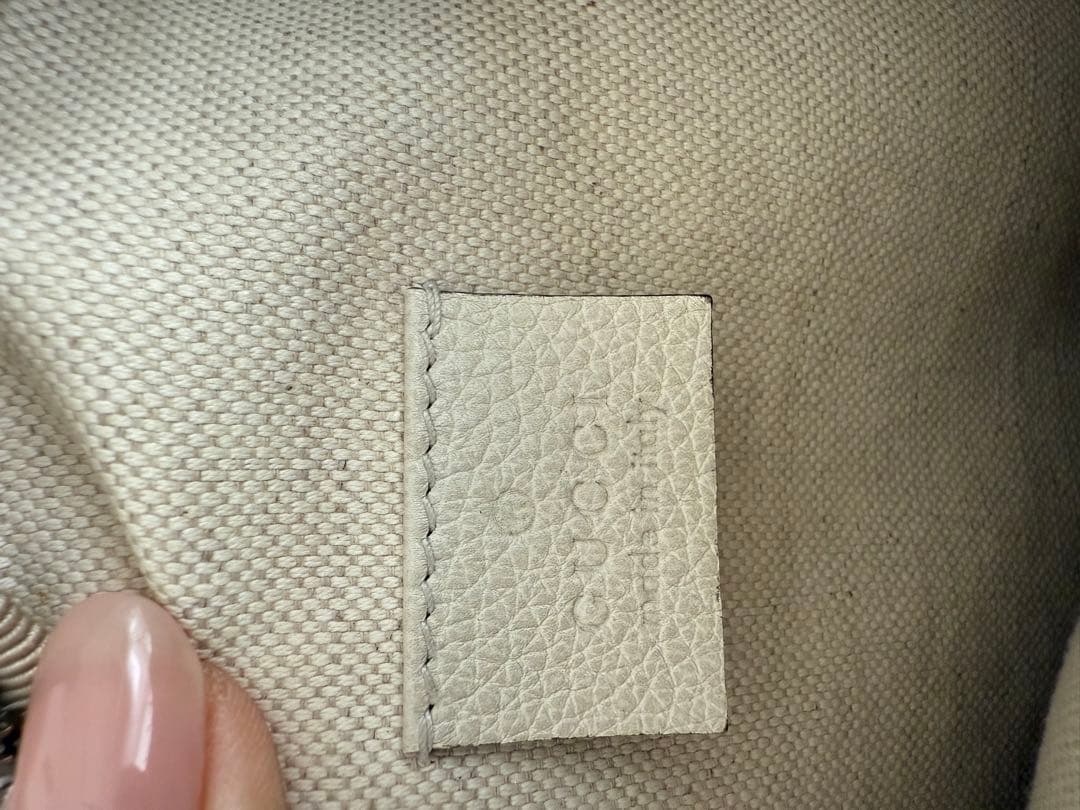 GUCCI ホワイト ボディバッグ