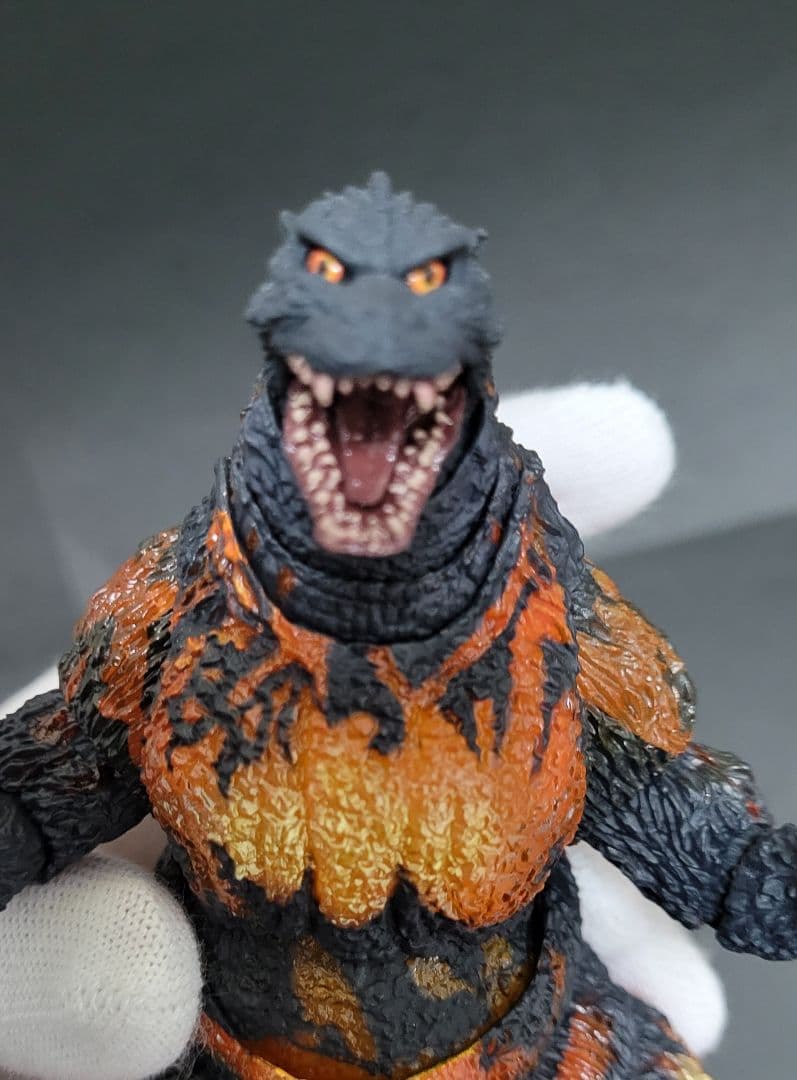 S.H.MonstersArts ゴジラ(1995) 70周年特別記念Ver.