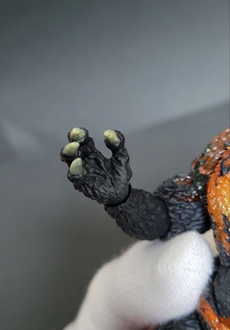 S.H.MonstersArts ゴジラ(1995) 70周年特別記念Ver.