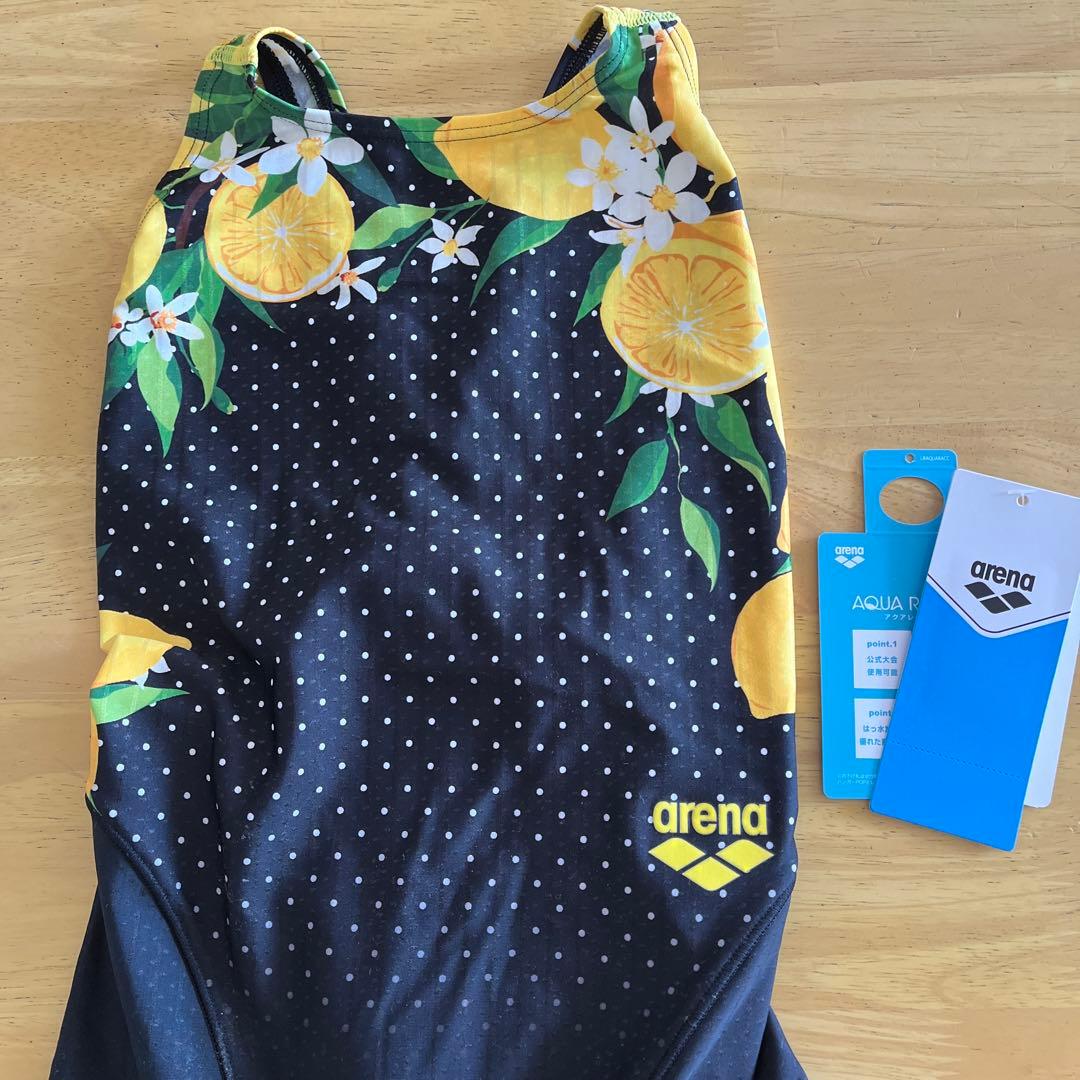 arena レモン柄 スポーツ用水着　サイズＬ