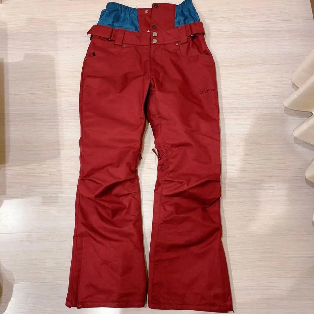 【お値下げ中❗️】 BURTON スノボウェア 上下セット レディース