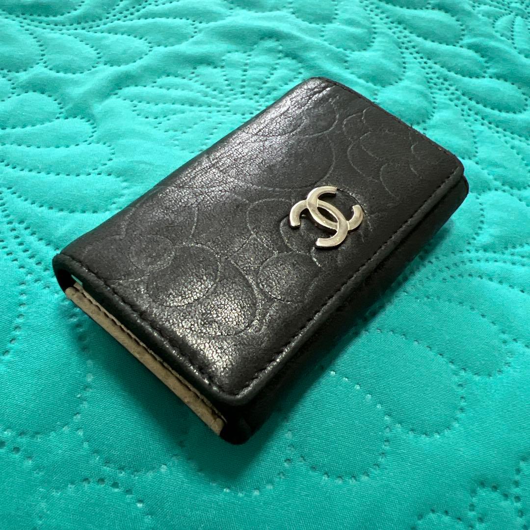 CHANEL ブラック レザー 6連キーケース　カメリア　良品　シリアルシール有